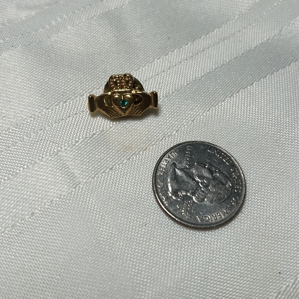 CLADDAGH Push Pin - Picture 3 of 3